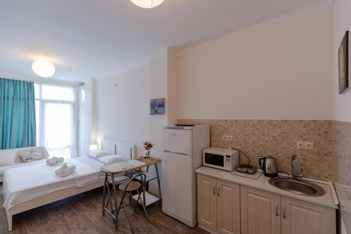 Cozy Studio Apartment In The Heart Of Batum 외부 사진