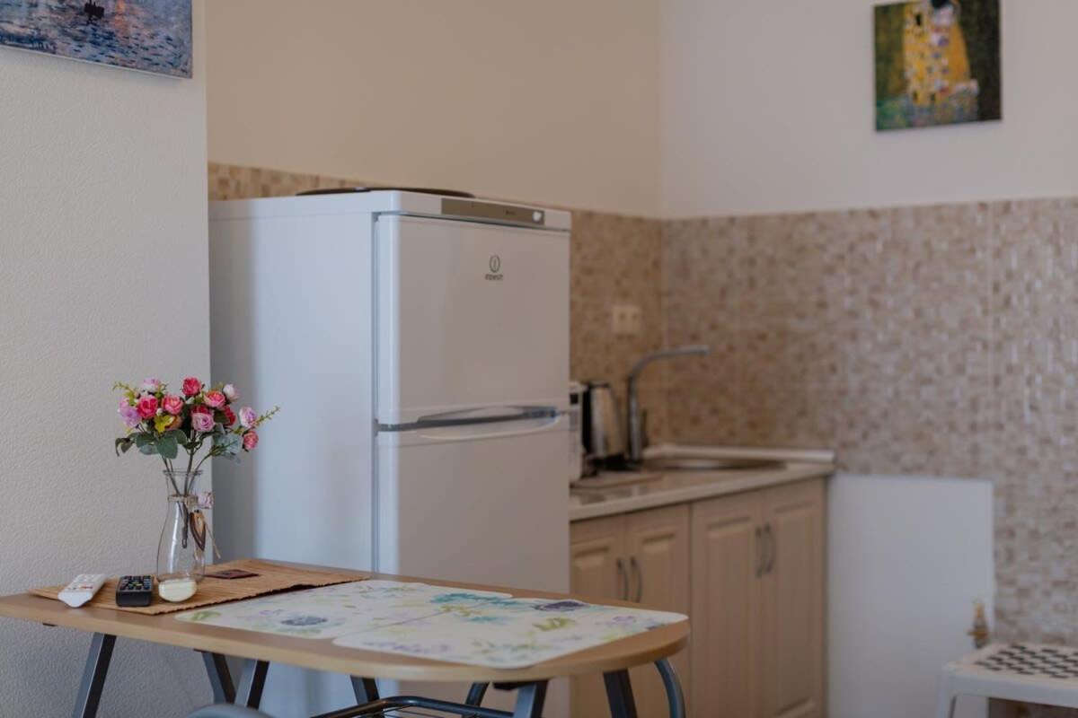Cozy Studio Apartment In The Heart Of Batum 외부 사진