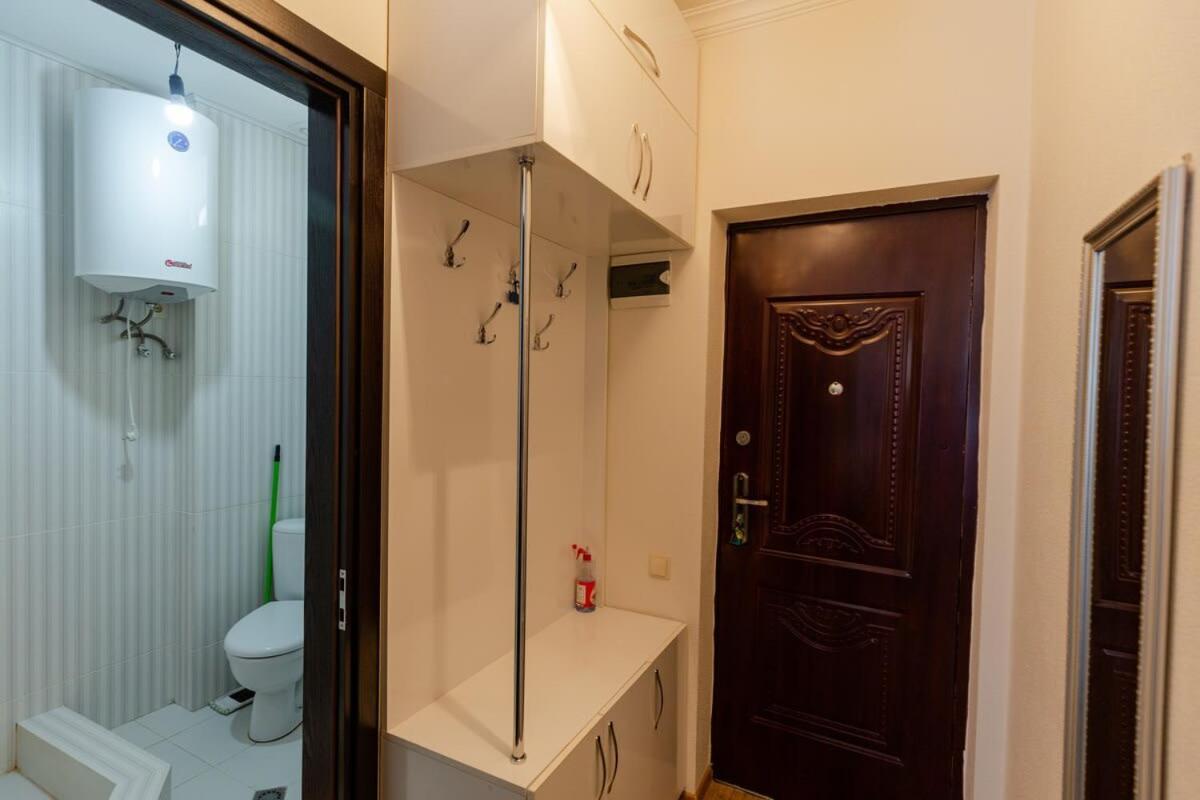 Cozy Studio Apartment In The Heart Of Batum 외부 사진
